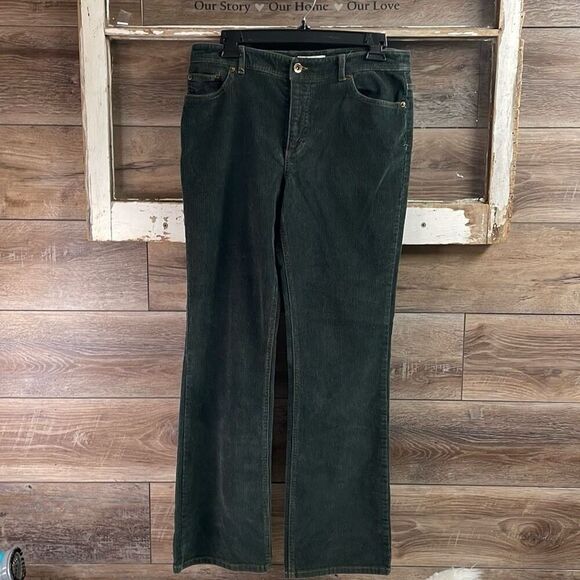 D & CO Women’s Forest Green Corduroy Button Zip Boot Cut Pants Size 6 - Picture 2 of 9